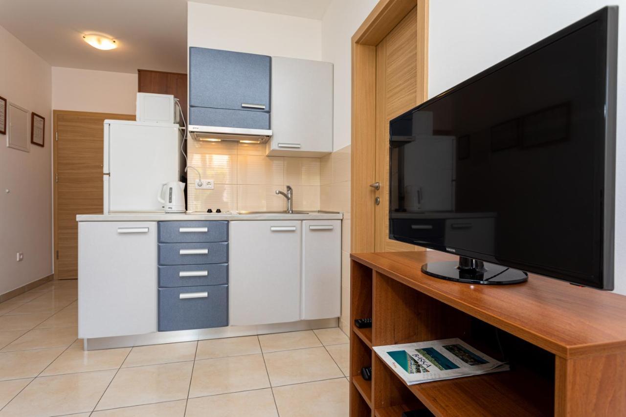 Apartments Crnekovic V Baška Eksteriør bilde