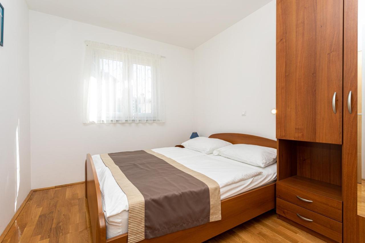 Apartments Crnekovic V Baška Eksteriør bilde