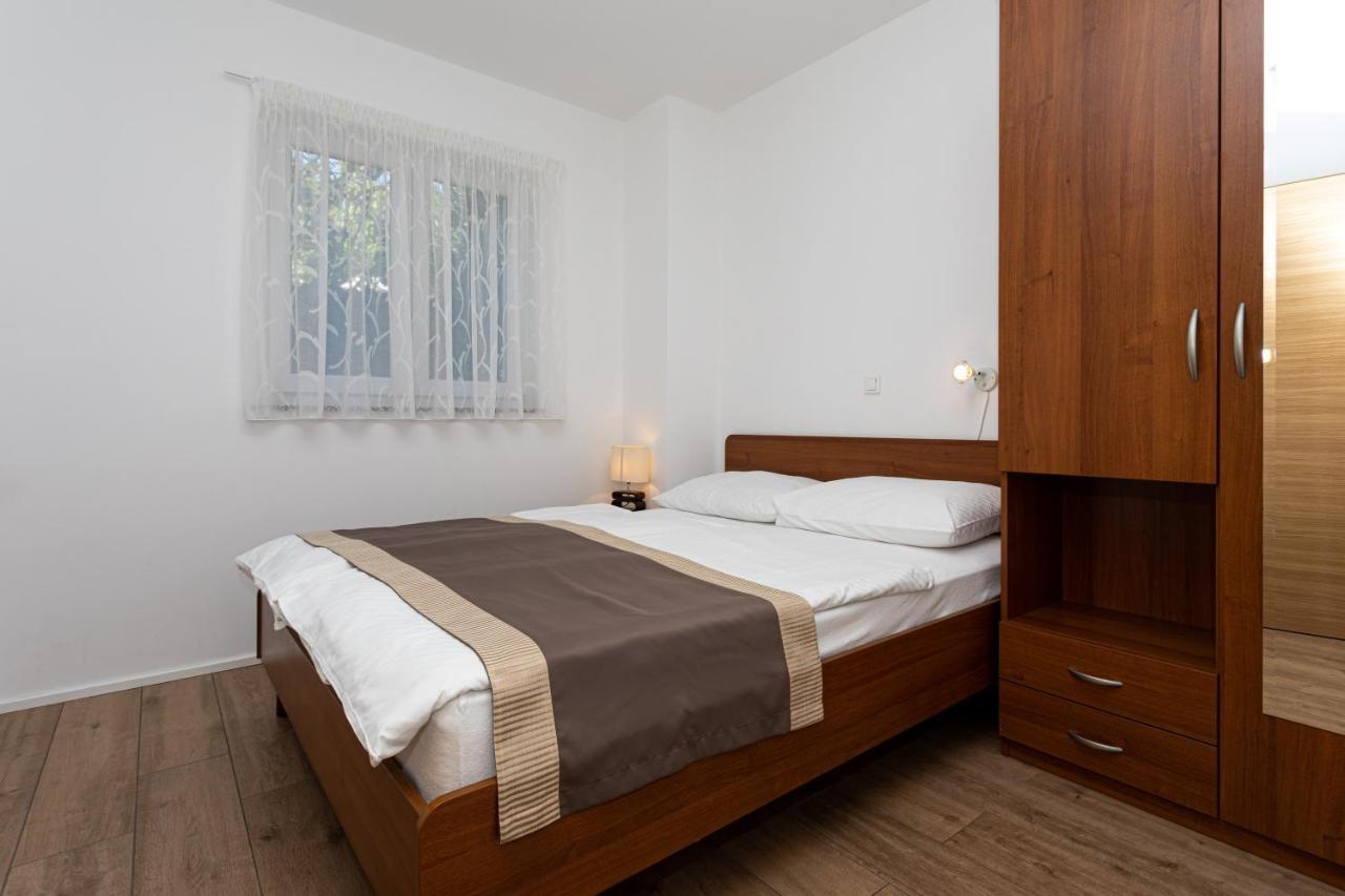 Apartments Crnekovic V Baška Eksteriør bilde