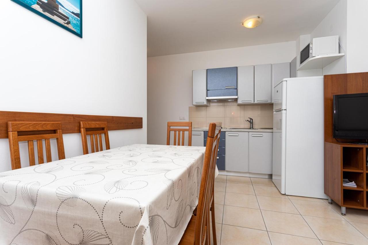 Apartments Crnekovic V Baška Eksteriør bilde
