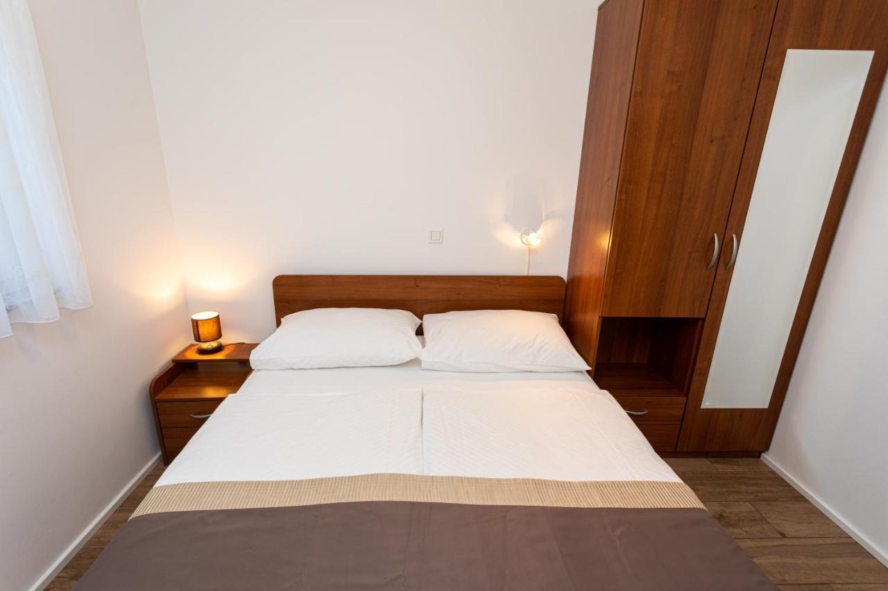 Apartments Crnekovic V Baška Eksteriør bilde