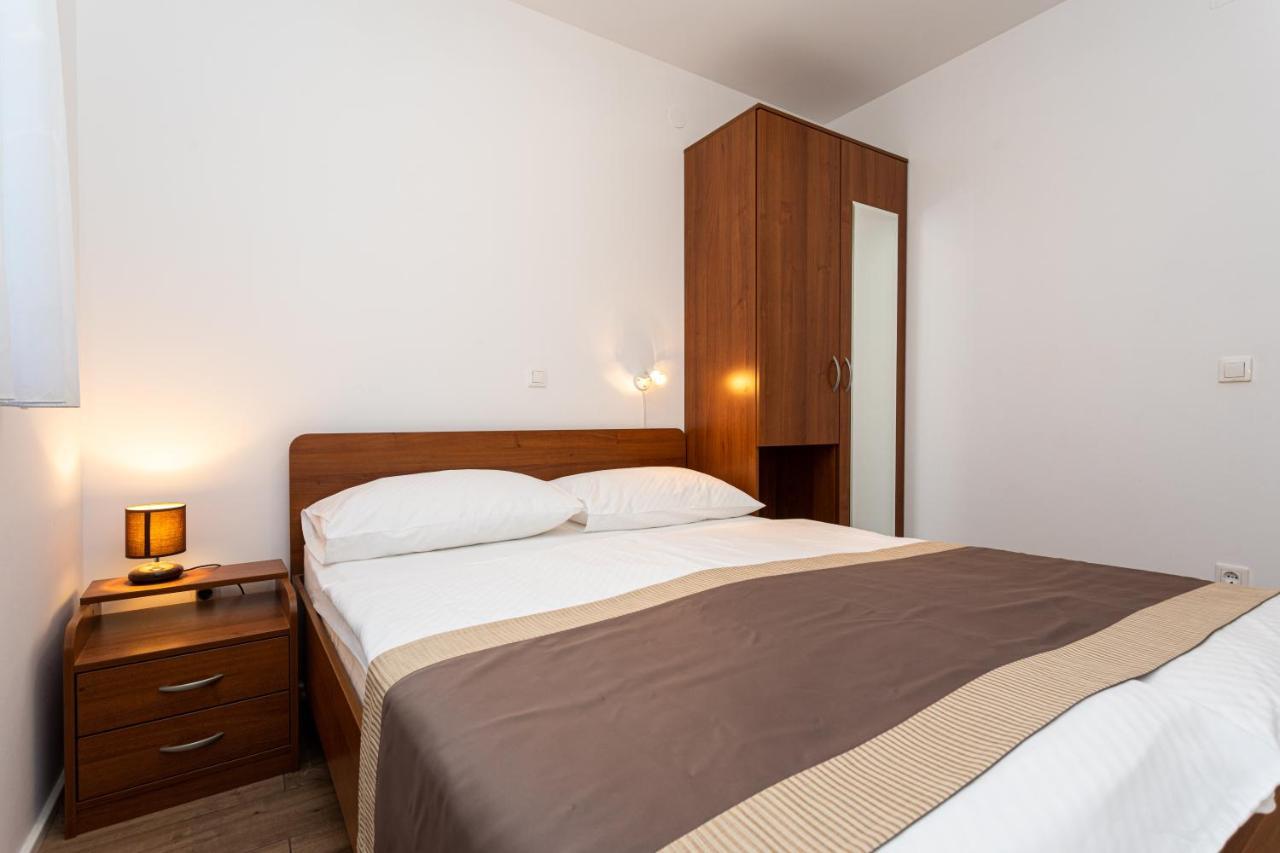 Apartments Crnekovic V Baška Eksteriør bilde