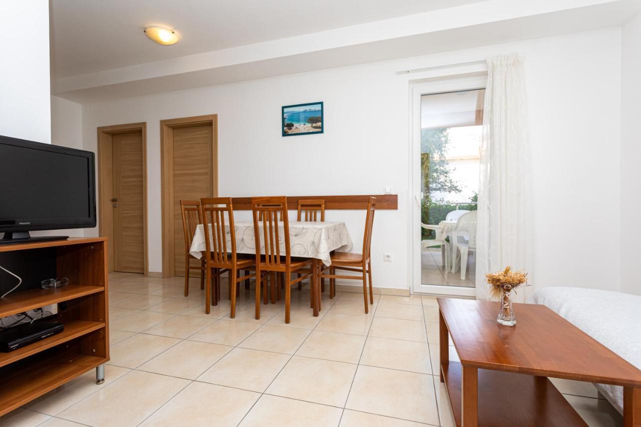 Apartments Crnekovic V Baška Eksteriør bilde
