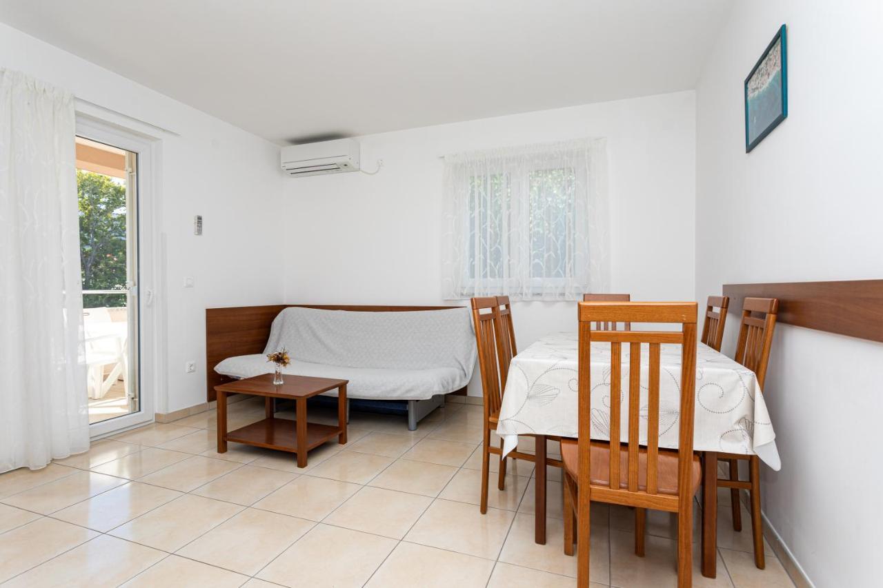 Apartments Crnekovic V Baška Eksteriør bilde