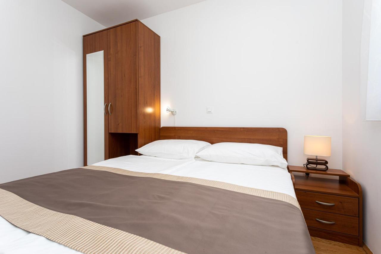 Apartments Crnekovic V Baška Eksteriør bilde