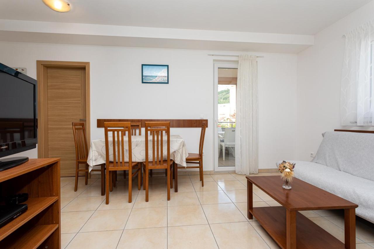 Apartments Crnekovic V Baška Eksteriør bilde