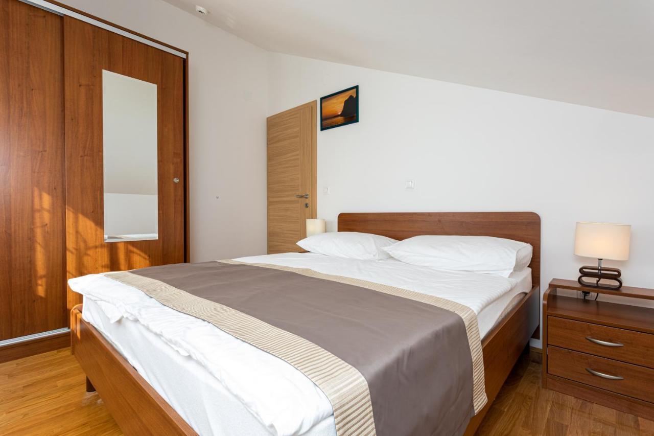 Apartments Crnekovic V Baška Eksteriør bilde