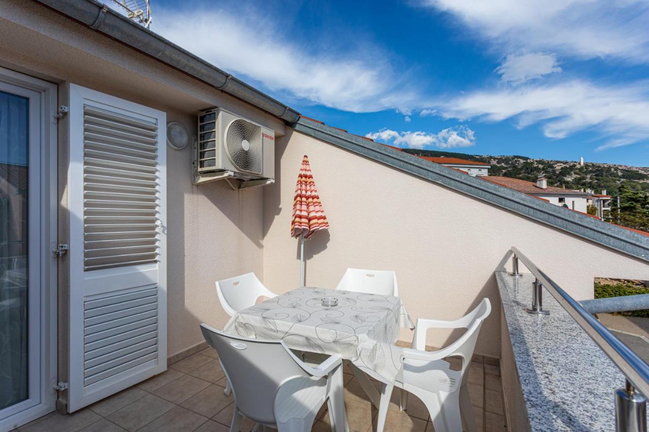 Apartments Crnekovic V Baška Eksteriør bilde