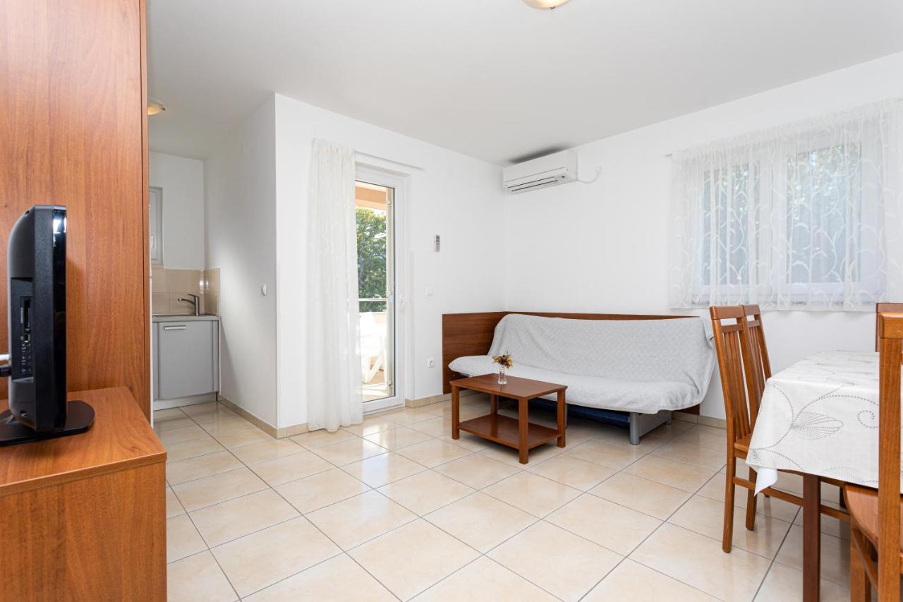 Apartments Crnekovic V Baška Eksteriør bilde
