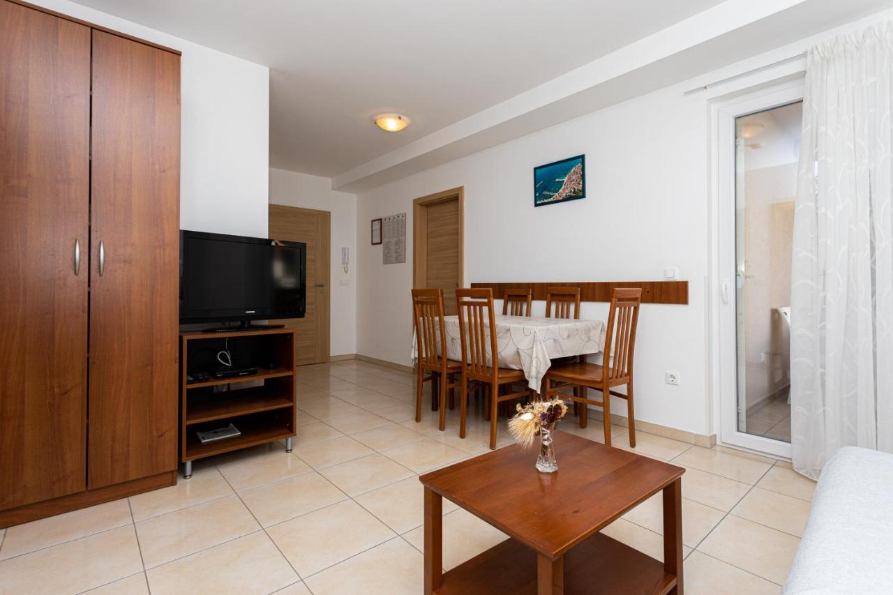 Apartments Crnekovic V Baška Eksteriør bilde