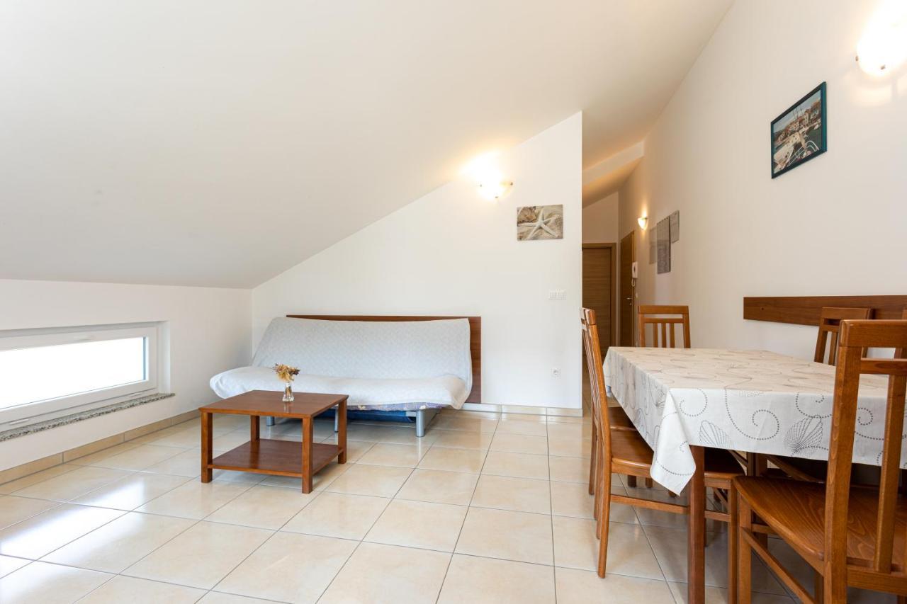 Apartments Crnekovic V Baška Eksteriør bilde