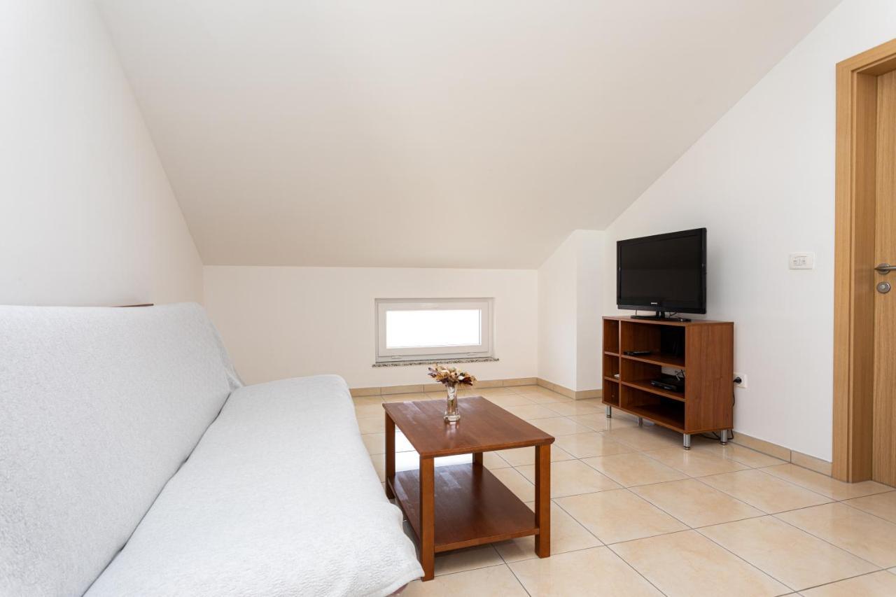 Apartments Crnekovic V Baška Eksteriør bilde