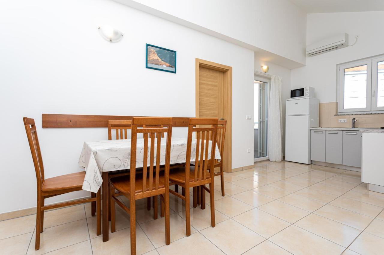 Apartments Crnekovic V Baška Eksteriør bilde