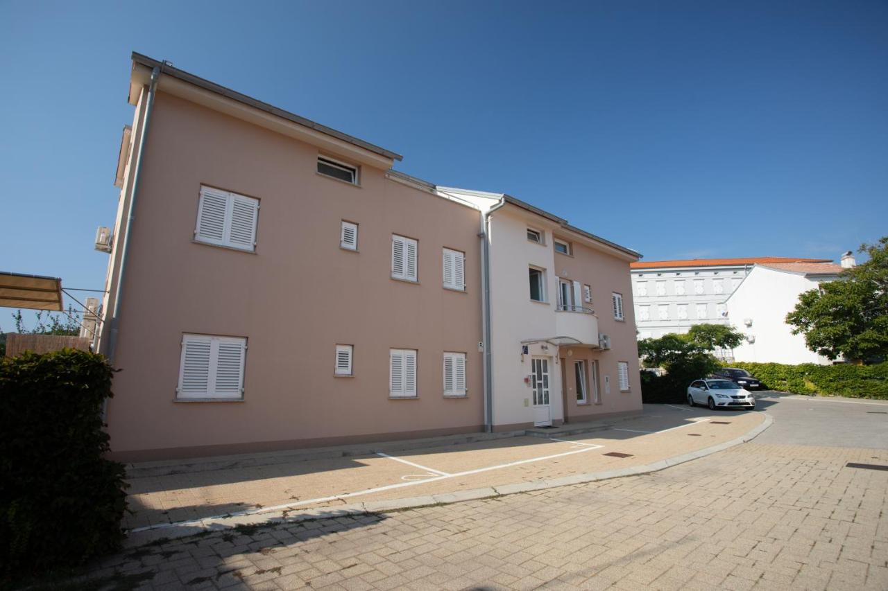 Apartments Crnekovic V Baška Eksteriør bilde